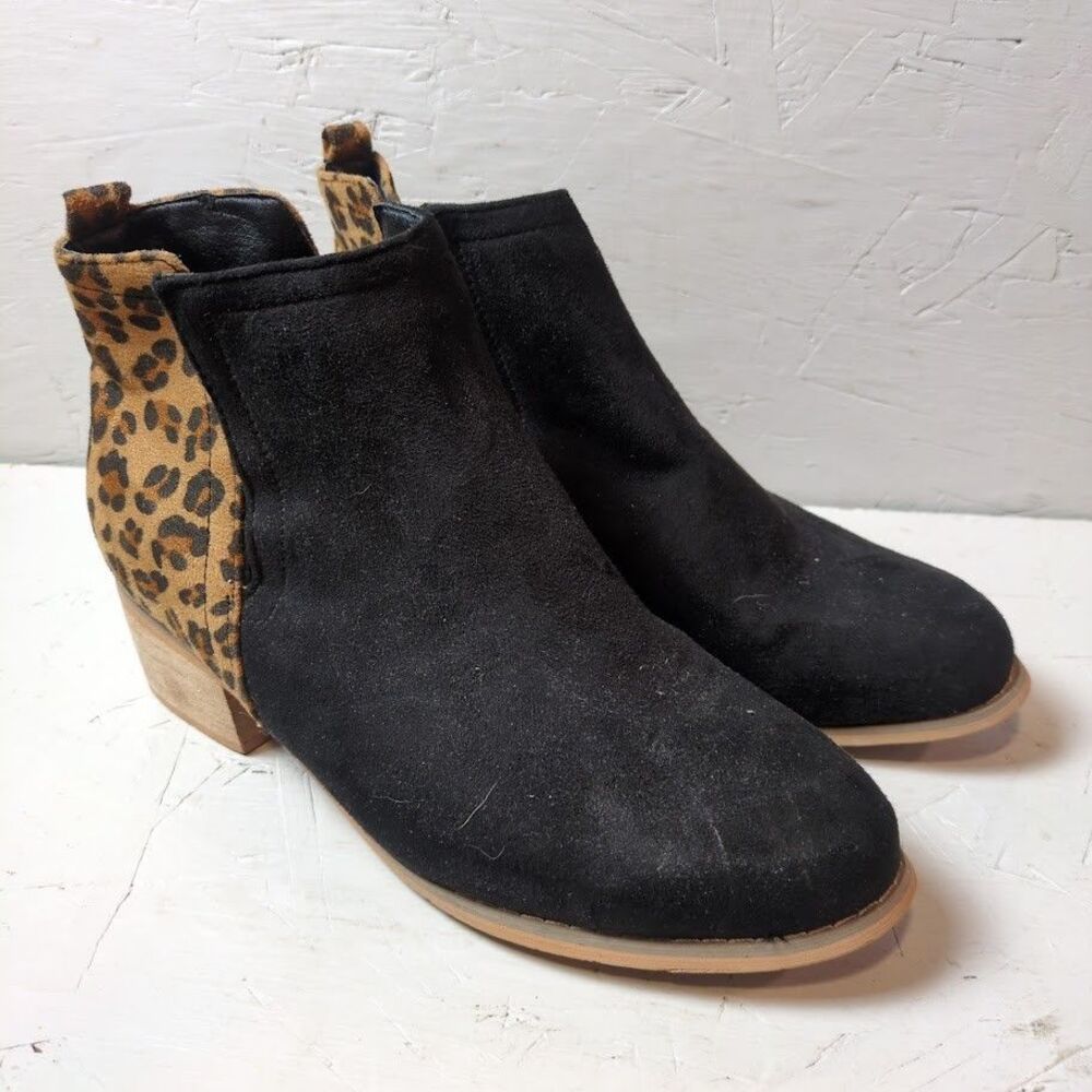 Boutique by Corky's Shield Women's Split Boots Size 8 Black Leopard Faux Suede